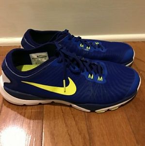 Womens Nike Flex sneakers